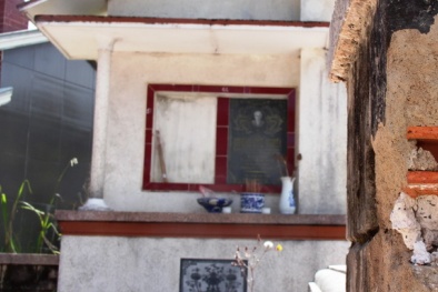 Nhiều lăng mộ của cán bộ tỉnh bị đục, phá